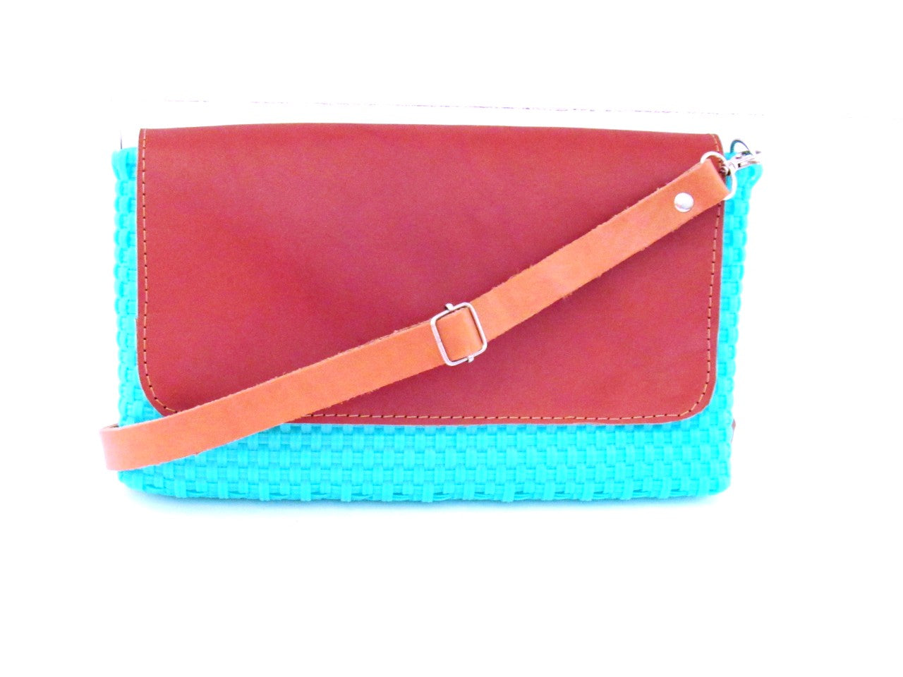 Bolsa Clutch Tejida Color Menta.