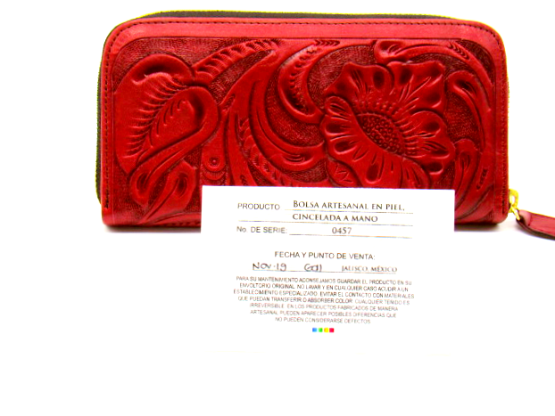 Cartera Artesanal Cincelada a Mano Color Roja