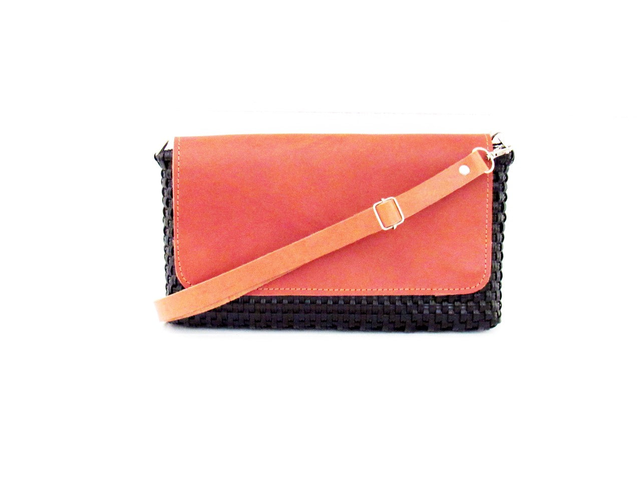 Bolsa Clutch Tejida Color Negro